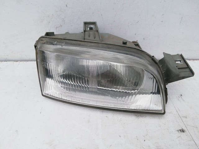 197851 Fiat Punto I. 1993-1999 jobb első fényszóró Hella 46435190
