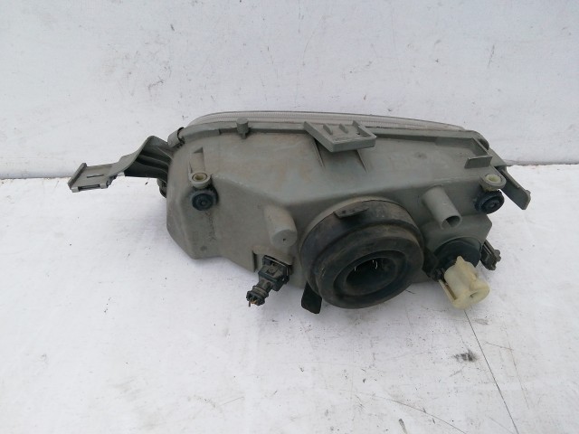 197851 Fiat Punto I. 1993-1999 jobb első fényszóró Hella 46435190