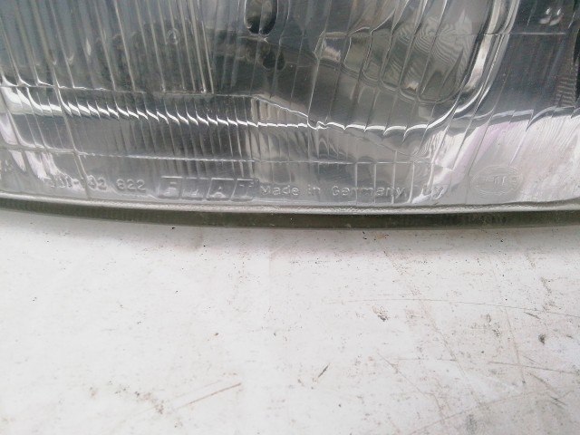 197850 Fiat Punto I. 1993-1999 jobb első fényszóró Hella 46435190