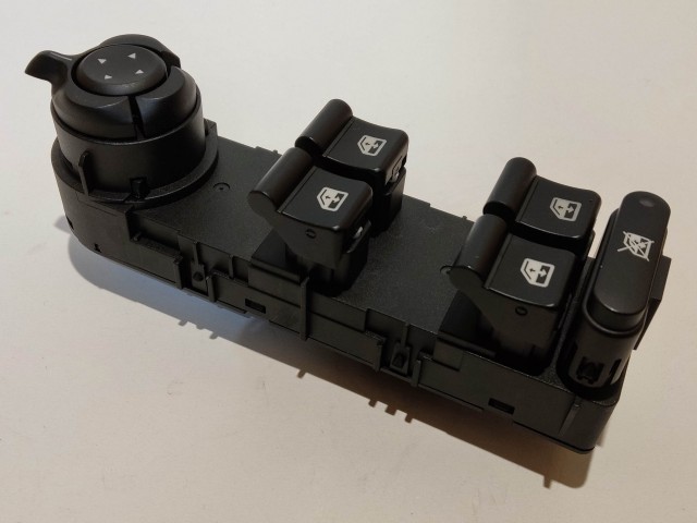 Alfa Romeo Giulietta utángyártott új, bal első elektromos ablakemelő kapcsoló 4x 