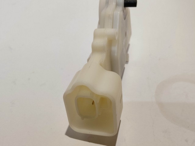 Toyota Yaris 1999-2005 utángyártott új, bal hátsó centrálzár motor 6914052010