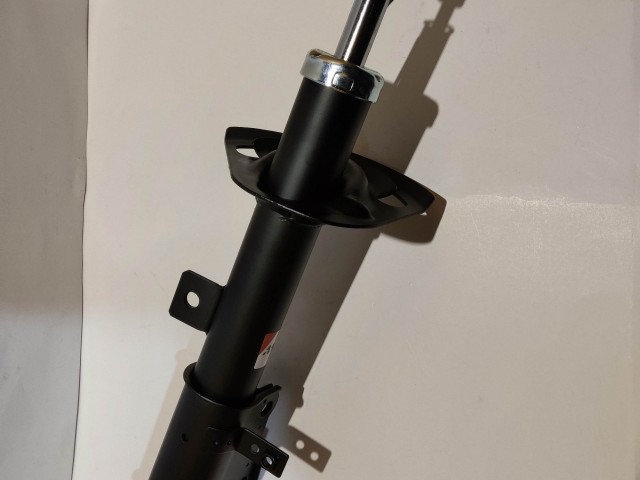 Fiat Freemont 2,0 16v Diesel utángyártott új, bal első lengéscsillapító 