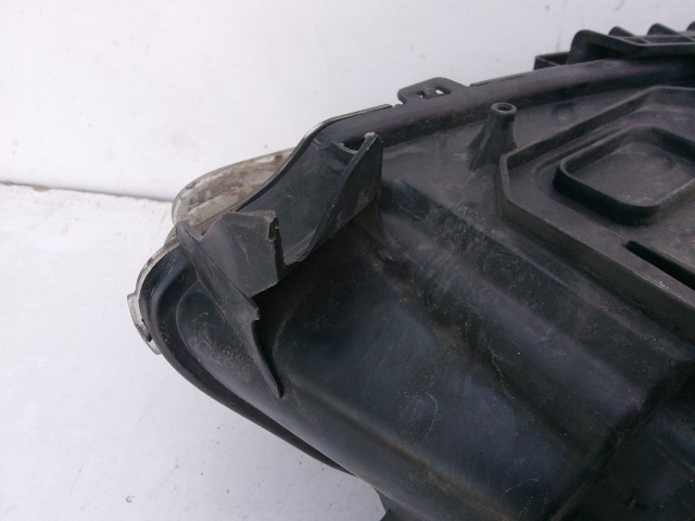 198394 Fiat Croma  2005-2008 Lámpa , Fényszóró Használt  sima bal első  a képen látható sérüléssel