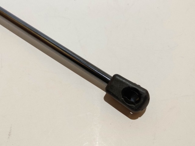 Fiat Grande Punto utángyártott új csomagtérajtó teleszkóp 51778432