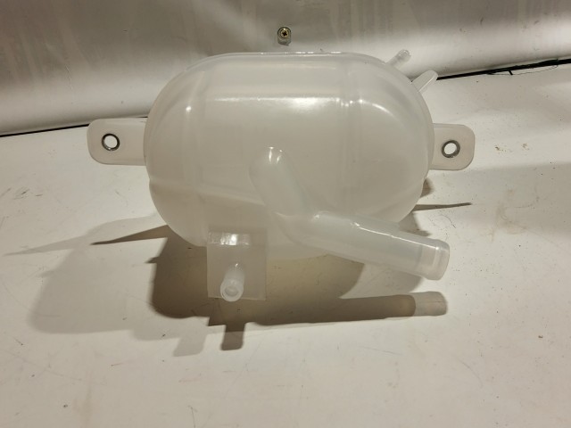 Fiat Fiorino, Qubo utángyártott új kiegyenlítőtartály 51780710
