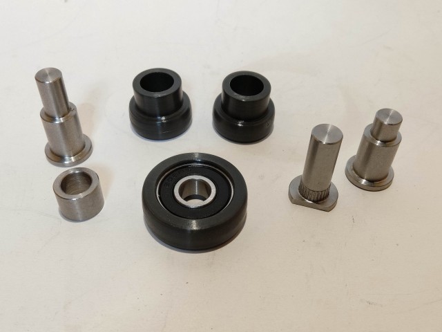 Fiat Ulysse, Lancia Phedra, Citroen C8, Peugeot 807 utángyártott új tolóajtó görgő, középső 