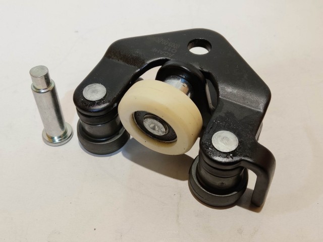 Fiat Doblo 2000-2009 utángyártott új, bal oldali tolóajtó alsó görgő 51735972