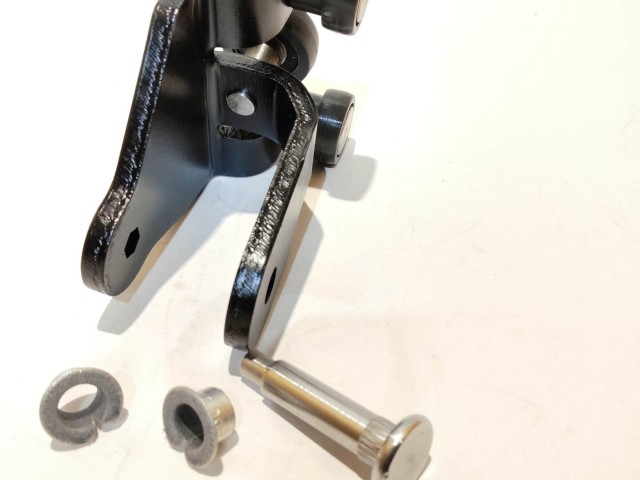 Fiat Doblo 2009-2022 utángyártott új, bal oldali alsó tolóajtó görgő 52062454