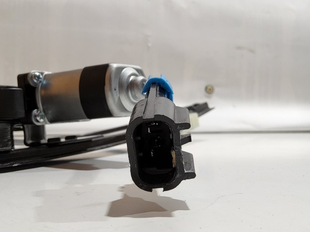 Fiat Grande Punto utángyártott új, bal első elektromos ablakemelő 51786729