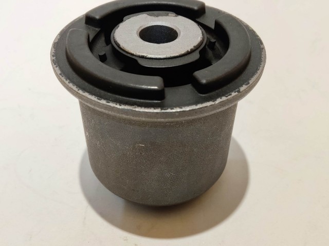 Lancia Lybra utángyártott új, hátsó lengőkar szilent 46545808