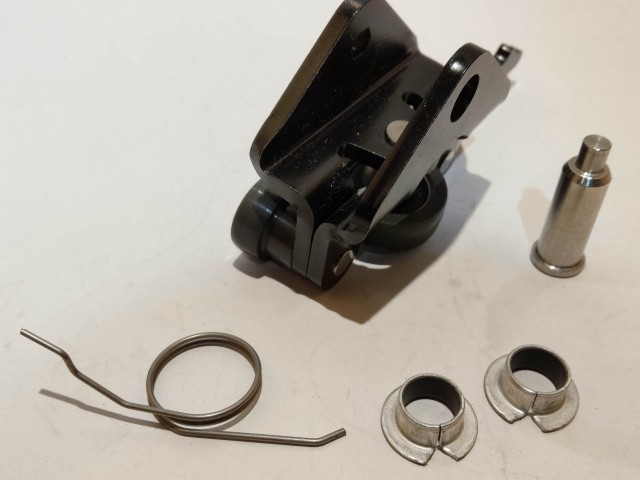 Fiat Scudo 1995-2006 utángyártott új, bal oldali toló ajtó alsó görgő 1493802080