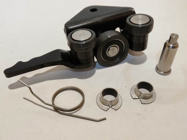 Fiat Scudo 1995-2006 utángyártott új, bal oldali toló ajtó alsó görgő 1493802080