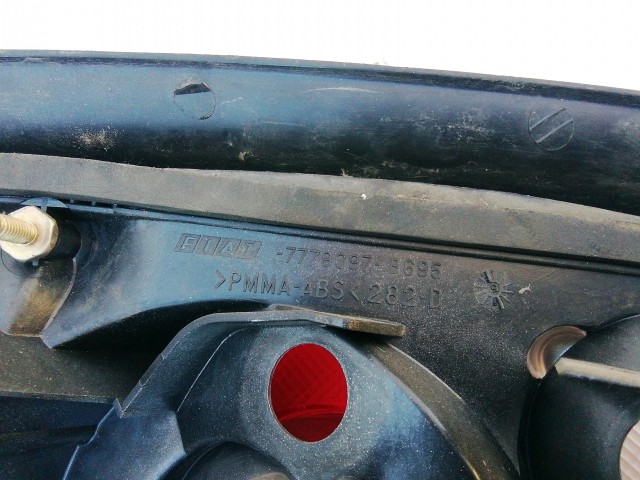 198347 Fiat Bravo 1995-2001 jobb hátsó lámpa, izzófoglalat nélkül