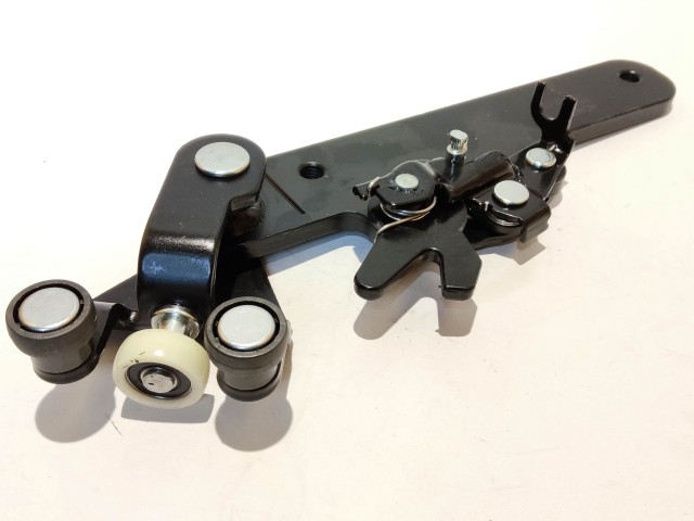 Fiat Doblo 2009-2022 utángyártott új, jobb oldali alsó tolóajtó görgő