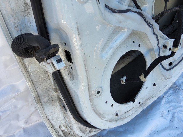 198605 Kia Rio 2011-2017 jobb hátsó ajtó, a képen látható sérüléssel