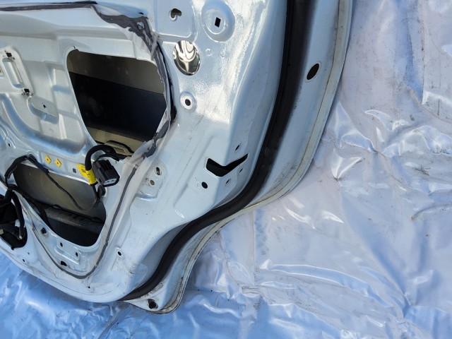 198605 Kia Rio 2011-2017 jobb hátsó ajtó, a képen látható sérüléssel