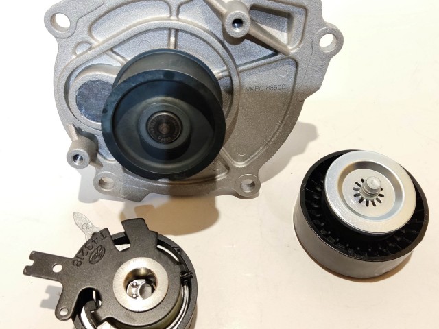 Lancia Voyager 2,8 Diesel vezérműszíj készlet vízpumpával 35612027H