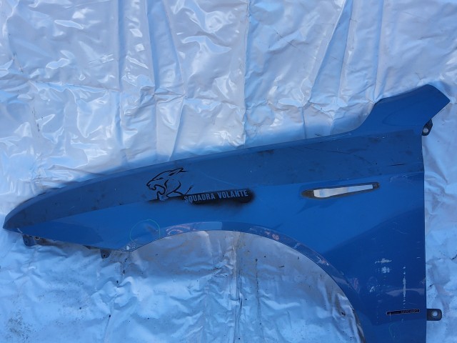 198606 Alfa Romeo 159, Brera, Spider szürke színű bal első sárvédő, a képen látható sérüléssel 