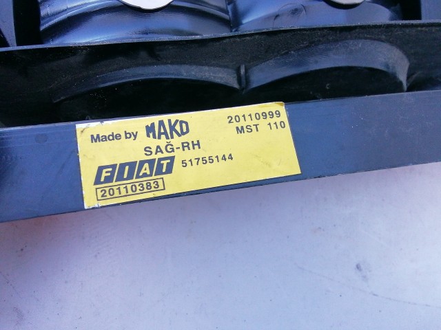 198325 Fiat Doblo 2005-2009 jobb hátsó lámpa, izzófoglalat nélkül!! 51755144