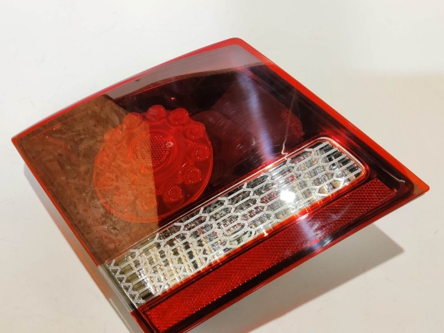 Fiat Freemont 2011-2015 utángyártott új, bal hátsó belső lámpa, sötétített kivitel!!! K68227131AA