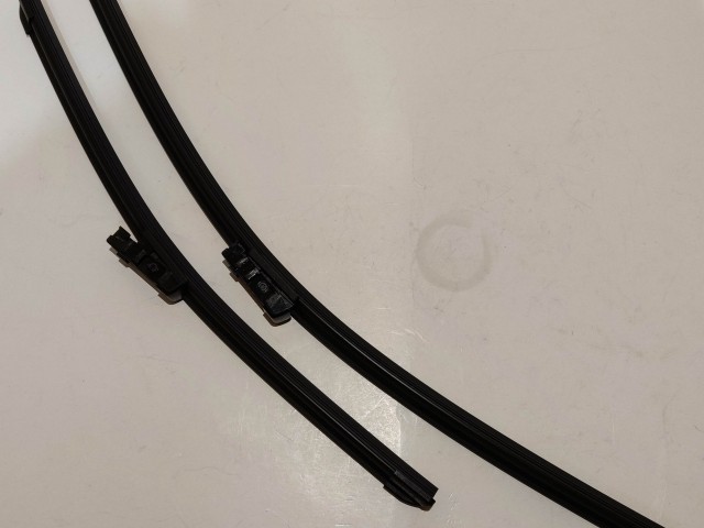 Alfa Romeo Giulietta új (Bosch) első ablaktörlő lapát pár