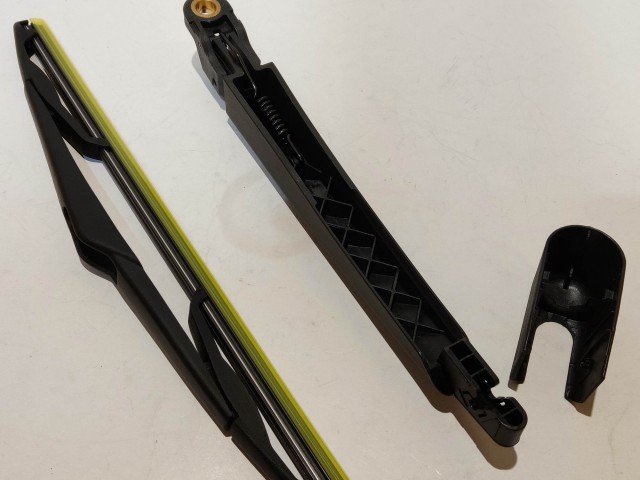 Ford Kuga 2008-2012 utángyártott új, hátsó ablaktörlő kar lapáttal 