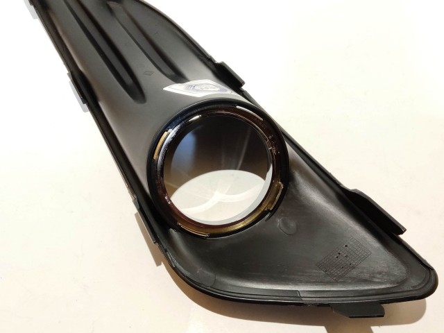 Ford Fiesta 2013-2017 utángyártott új, jobb oldali ködlámpa helyes rács