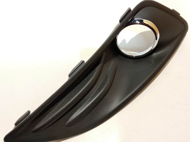 Ford Fiesta 2013-2017 utángyártott új, jobb oldali ködlámpa helyes rács