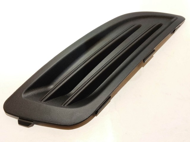 Ford Fiesta 2013-2017 utángyártott új, nem ködlámpás, jobb oldali lökhárító rács