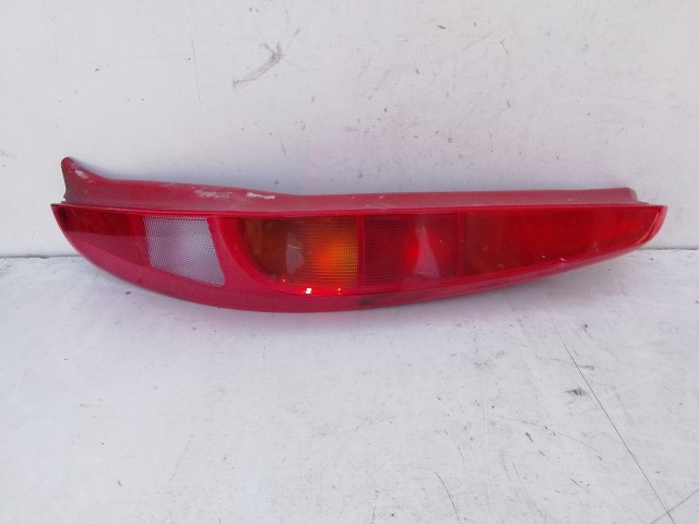 198562 Fiat Punto II. 1999-2003 5 ajtós jobb hátsó piros szélű lámpa 468178030