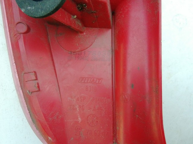 198562 Fiat Punto II. 1999-2003 5 ajtós jobb hátsó piros szélű lámpa 468178030