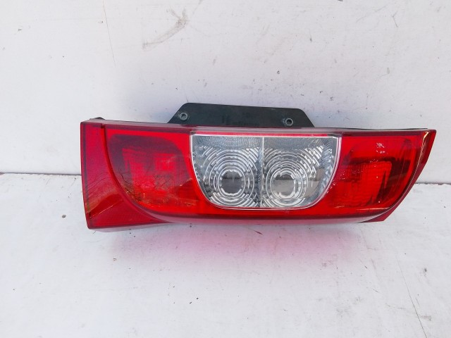 198555  Fiat Fiorino , Qubo, Citroen Nemo jobb hátsó lámpa izzófoglalat nélkül!!!! a képen látható sérüléssel