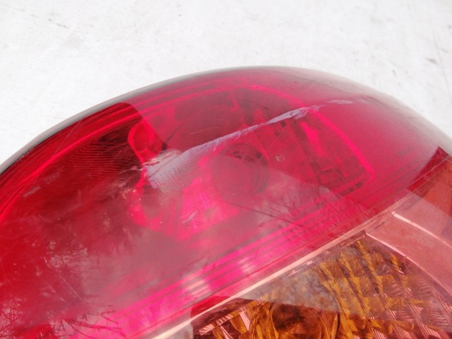 198544 Fiat Sedici, Suzuki SX4 jobb hátsó lámpa, a képen látható sérüléssel 71742458