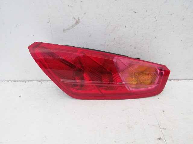 198533 Fiat Grande Punto jobb hátsó lámpa izzófoglalat nélkül, a képen látható sérüléssel