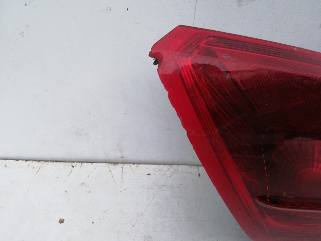 198532 Fiat Grande Punto jobb hátsó lámpa izzófoglalat nélkül, a képen látható sérüléssel