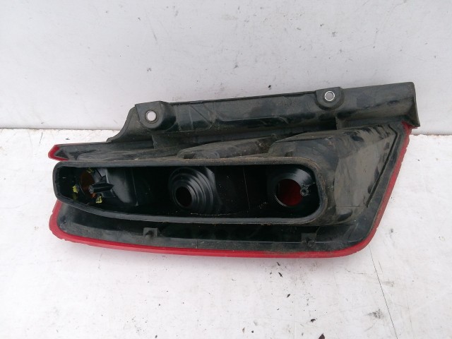 198532 Fiat Grande Punto jobb hátsó lámpa izzófoglalat nélkül, a képen látható sérüléssel