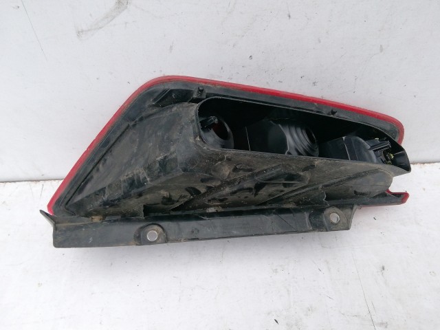 198531 Fiat Grande Punto jobb hátsó lámpa izzófoglalat nélkül, a képen látható sérüléssel