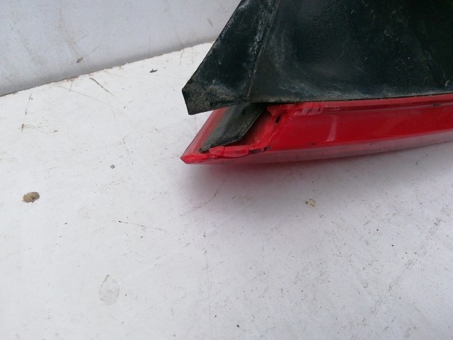 198531 Fiat Grande Punto jobb hátsó lámpa izzófoglalat nélkül, a képen látható sérüléssel