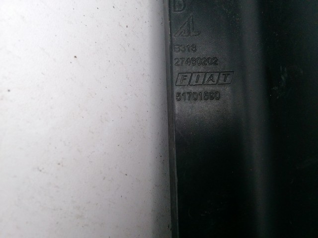 198530 Fiat Grande Punto jobb hátsó lámpa izzófoglalat nélkül, a képen látható sérüléssel