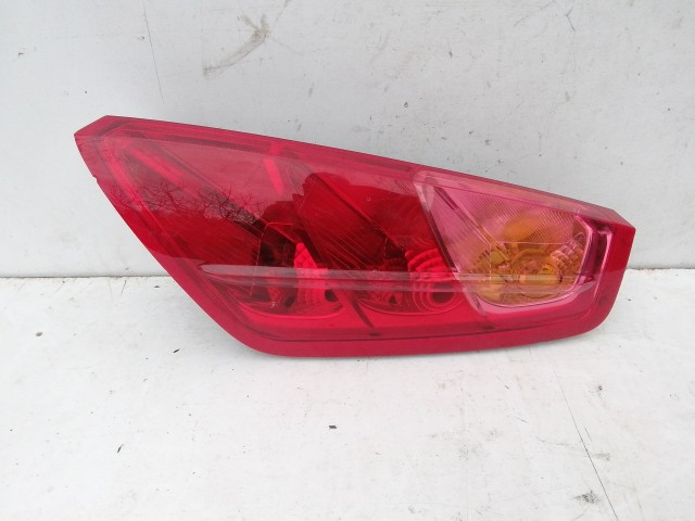 198529 Fiat Grande Punto jobb hátsó lámpa izzófoglalat nélkül, a képen látható sérüléssel