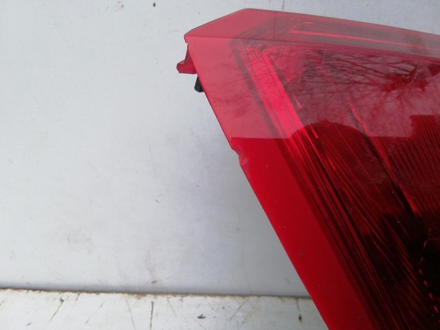 198529 Fiat Grande Punto jobb hátsó lámpa izzófoglalat nélkül, a képen látható sérüléssel