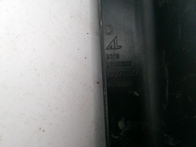 198529 Fiat Grande Punto jobb hátsó lámpa izzófoglalat nélkül, a képen látható sérüléssel