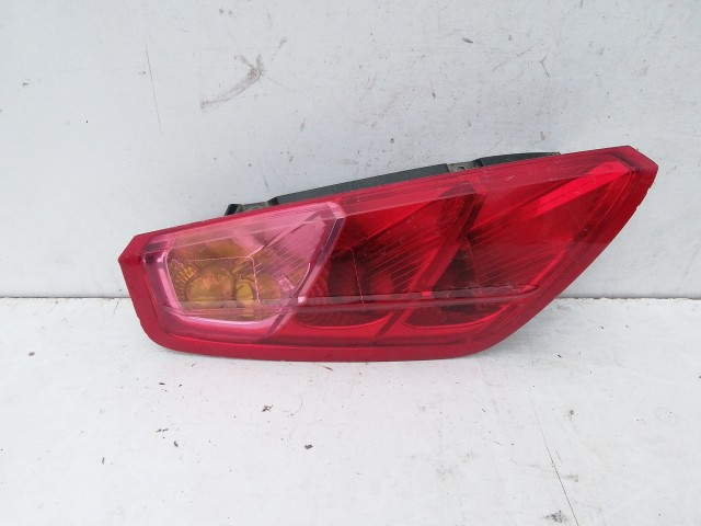 198526  Fiat Grande Punto 2005-2009 bal hátsó lámpa,a képen látható sérüléssel, izzófoglalat nélkül!!