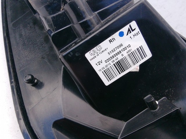 198521  Fiat Punto Evo jobb hátsó lámpa, ovál csatlakozós 51927096