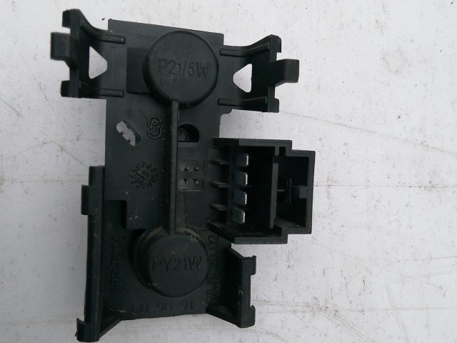 198513 Fiat Stilo kombi 2001-2007 bal hátsó külső Izzó foglalat 46758989