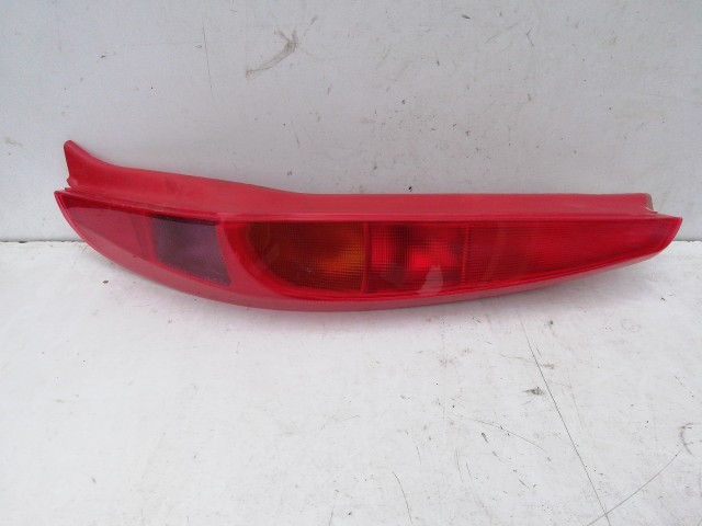 198508 Fiat Punto II. 1999-2003 5 ajtós jobb hátsó piros szélű lámpa 468178030