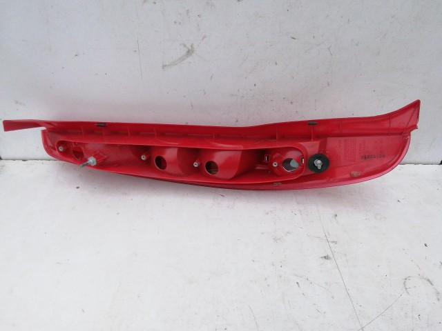198508 Fiat Punto II. 1999-2003 5 ajtós jobb hátsó piros szélű lámpa 468178030
