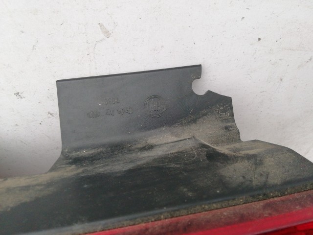 198506 Fiat Doblo 2009-2015 bal hátsó lámpa, kettényíló hátsó ajtókhoz,a képen látható sérüléssel