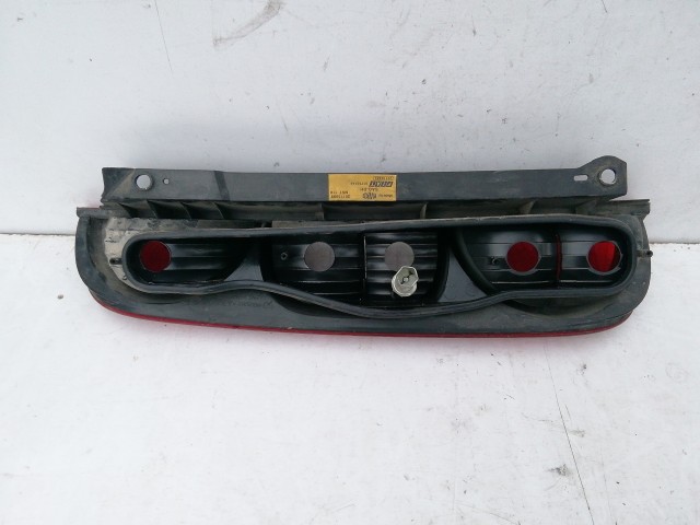 198502 Fiat Doblo 2005-2009 jobb hátsó lámpa, izzófoglalat nélkül, a képen látható sérüléssel