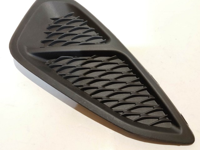 Ford Fiesta 2017- utángyártott új jobb oldali nem ködlámpás díszrács